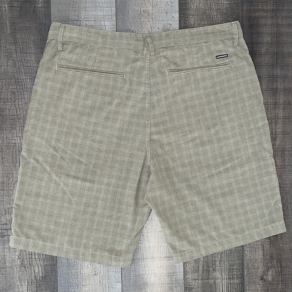 Quicksilver Shorts - Picture 3 of 9